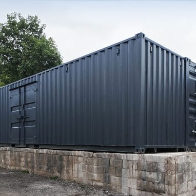Durable Workshop Container with Open Layout 1