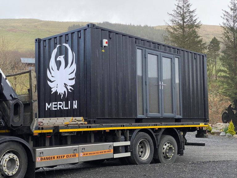 Used 20ft Container Transformed into Clothing Store 5